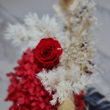 Load image into Gallery viewer, Love me or love me more arrangement
